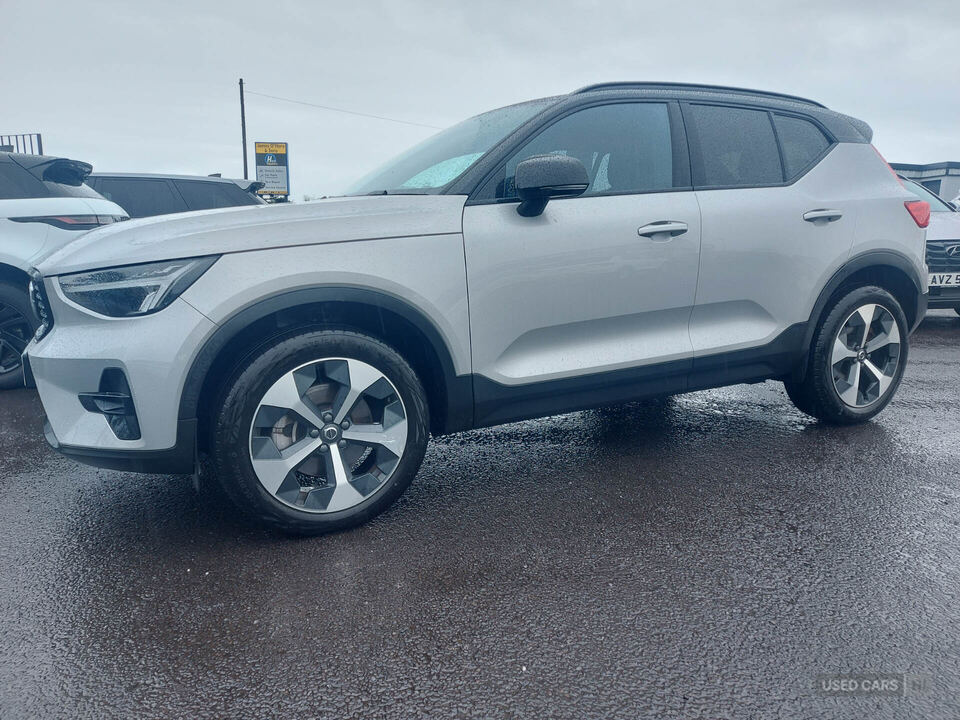 Jan 2025 Volvo XC40 2.0 B4P Plus Dark 5dr Auto