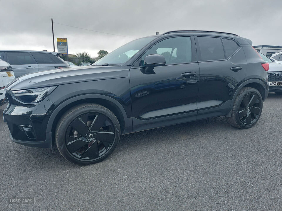Jan 2025 Volvo XC40 2.0 B4P Plus Black Edition 5dr Auto